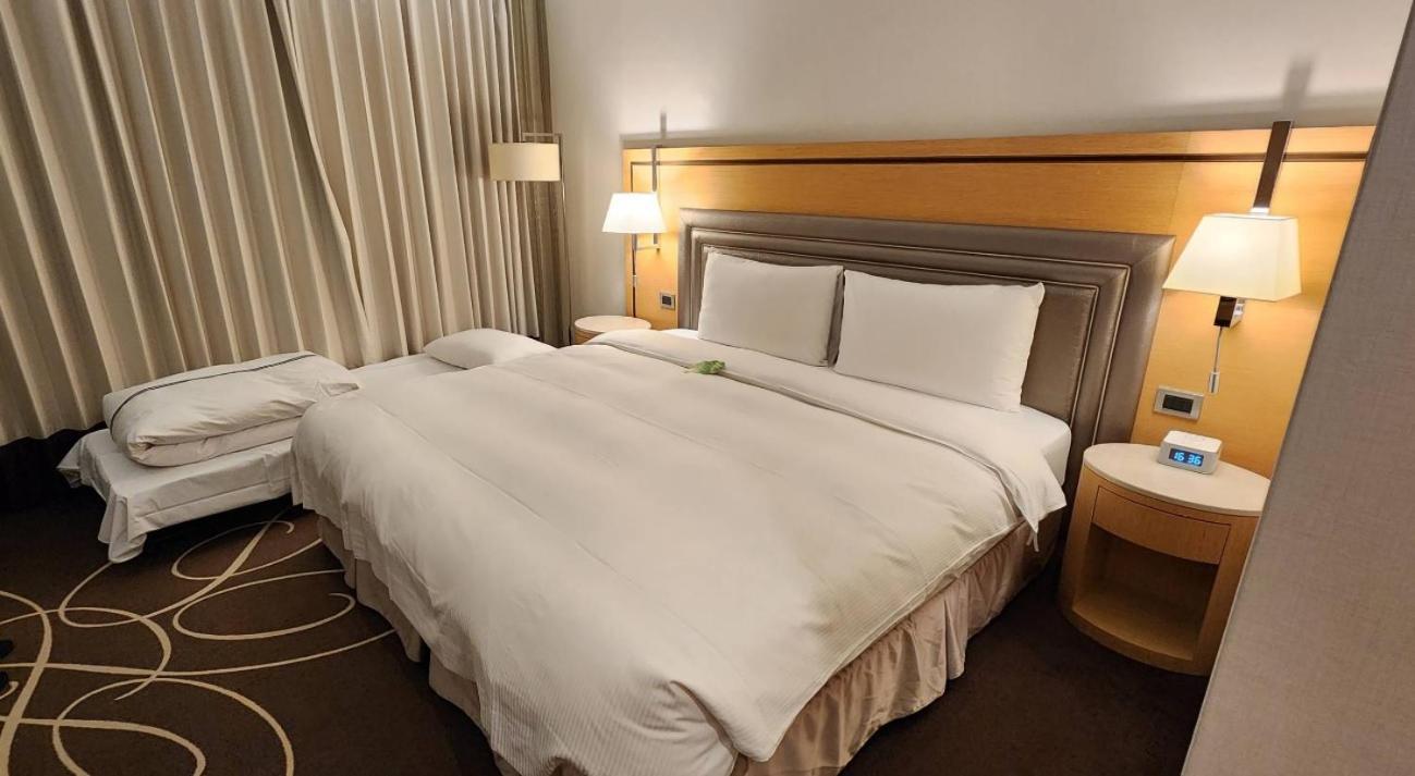 K Hotel Taipei Songjiang Bagian luar foto