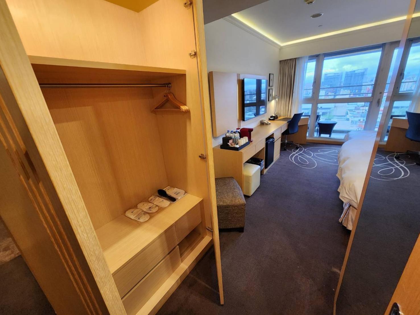 K Hotel Taipei Songjiang Bagian luar foto