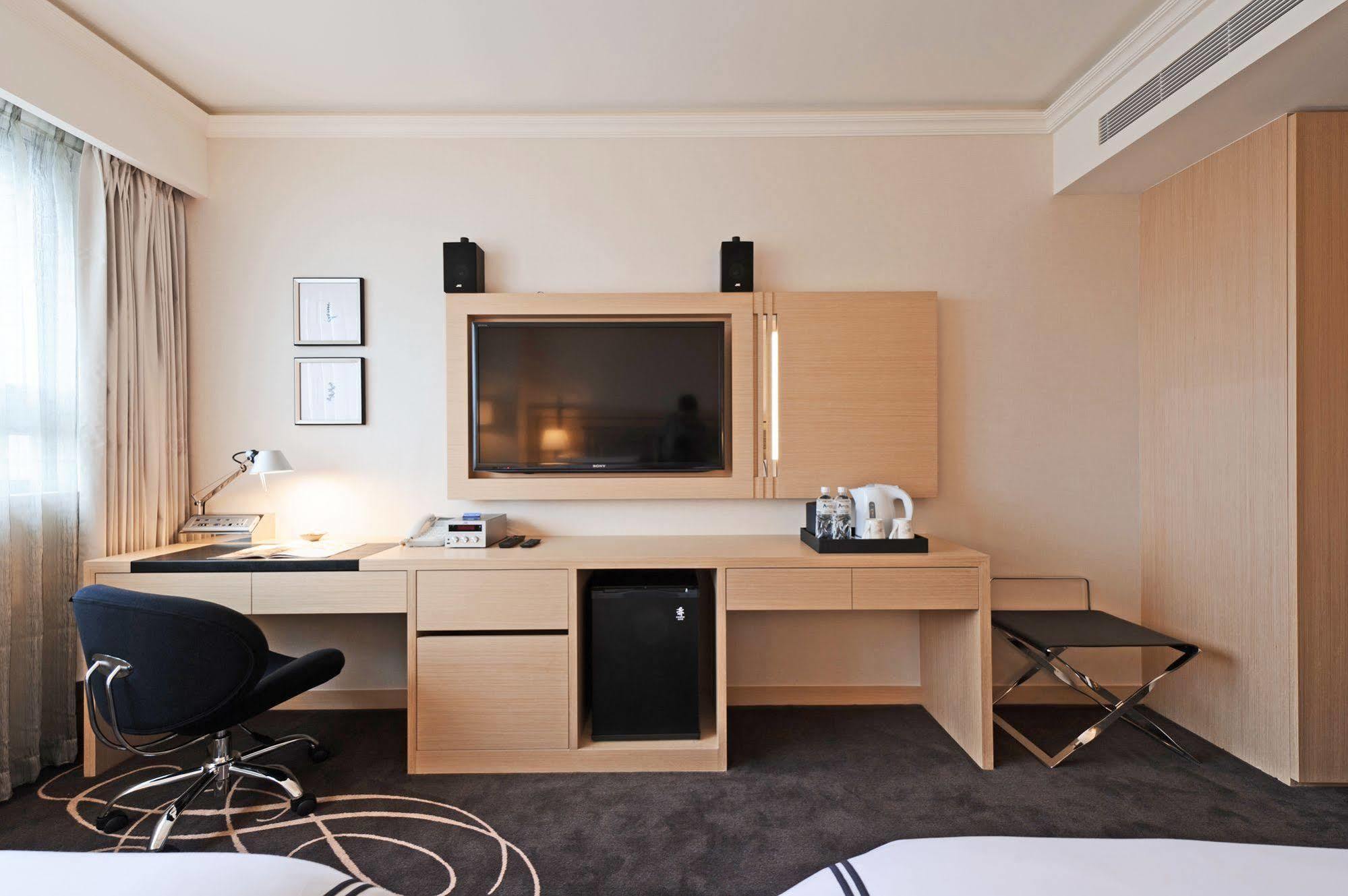 K Hotel Taipei Songjiang Bagian luar foto
